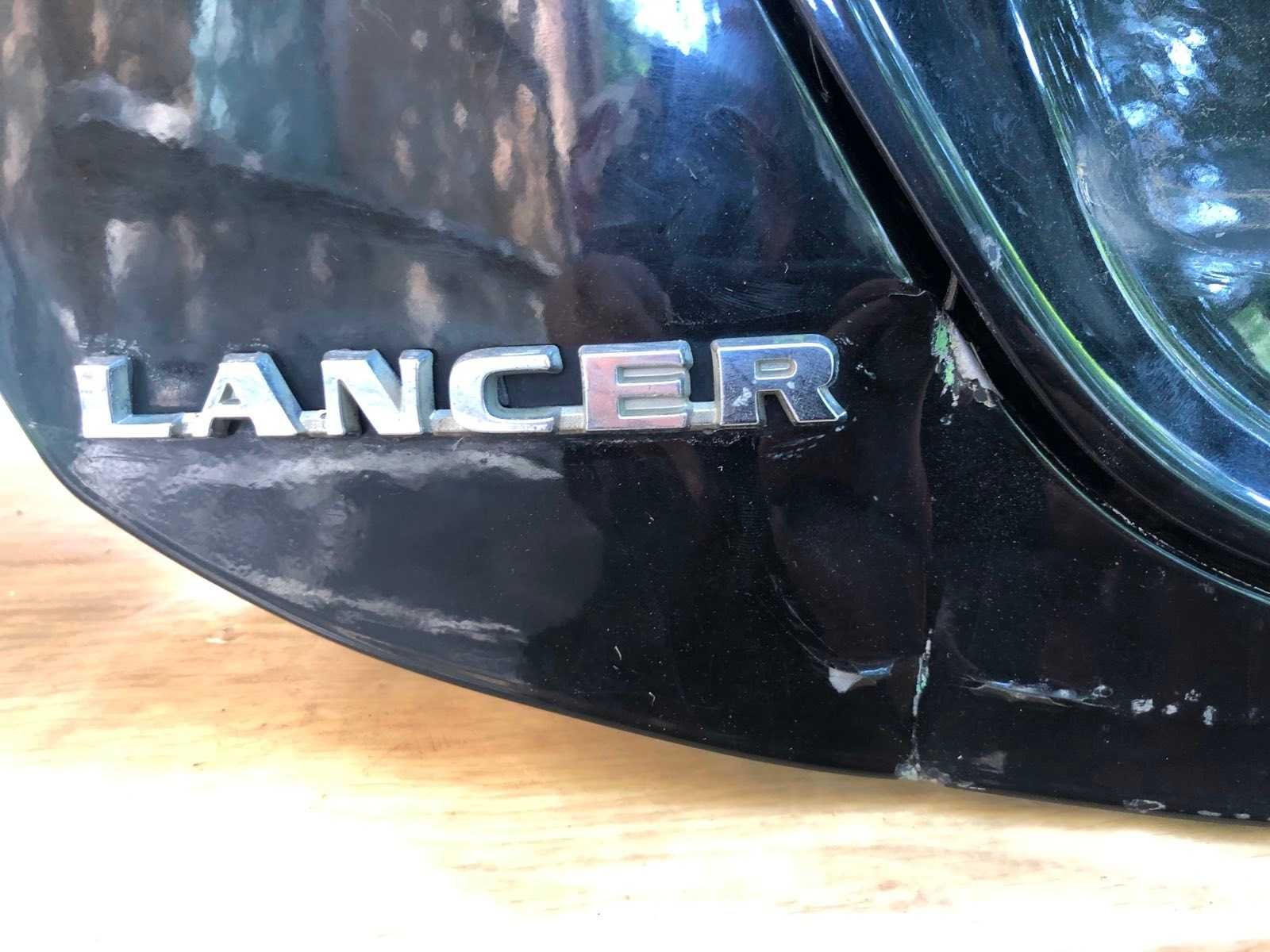 Кришка багажника Mitsubishi Lancer 9 чорний