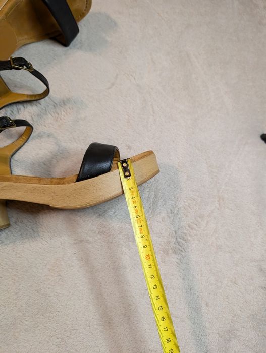 Босоніжки Unisa 38р. 24.5см натуральна шкіра