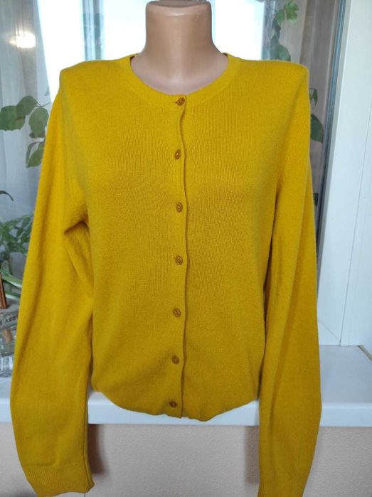 Кофта шерсть. Джемпер шерсть. Горчичная кофта benetton. Кардиган.