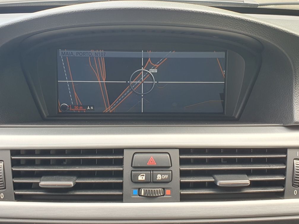 BMW 318 D, 2012, GPS e Xénon