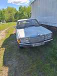 Mercedes benz 2,4d 1982 rok. Klasyk do renowacji.