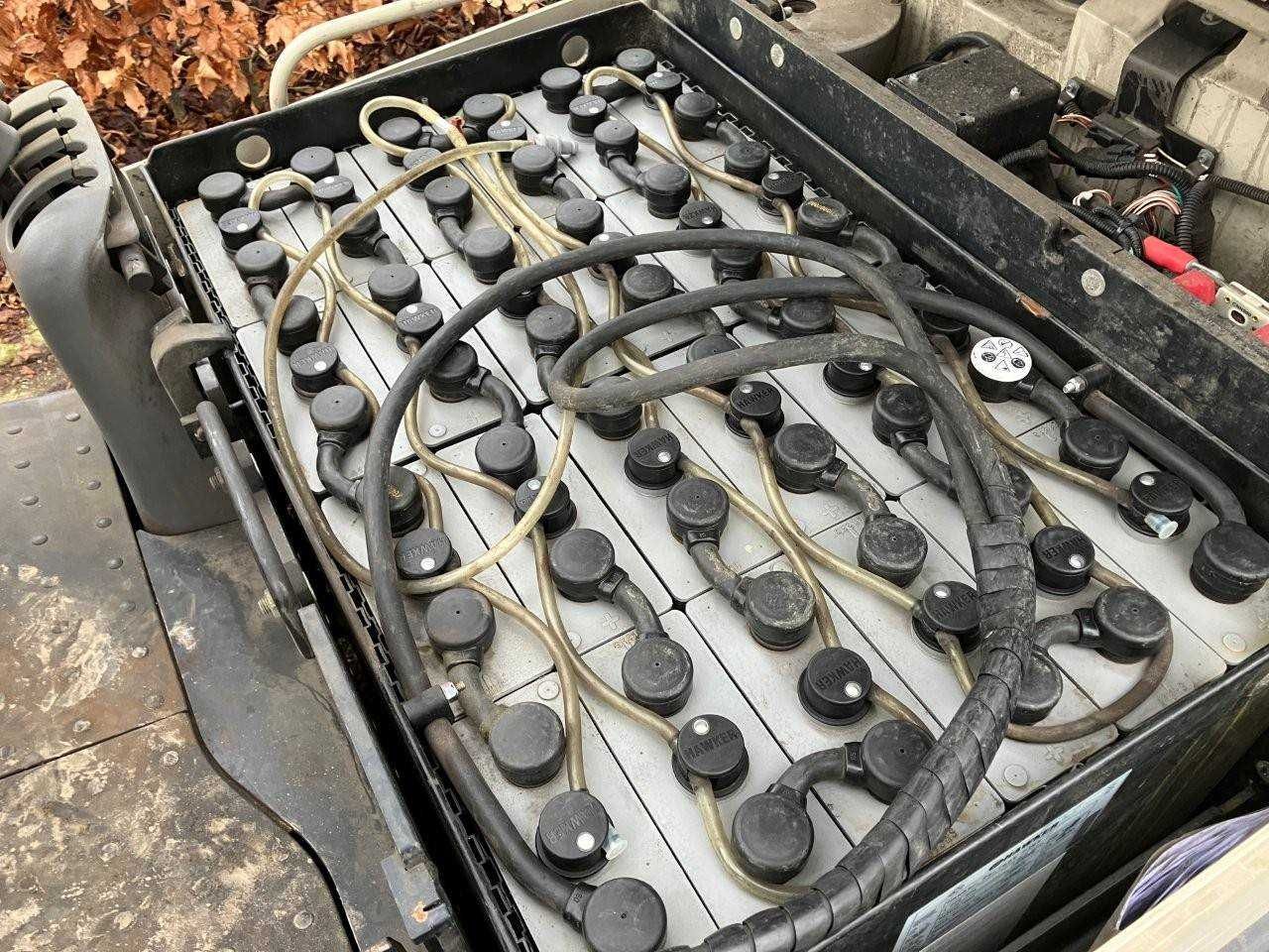 Empilhador eléctrico Crown SC4220 - 1.600 Kg (2532)