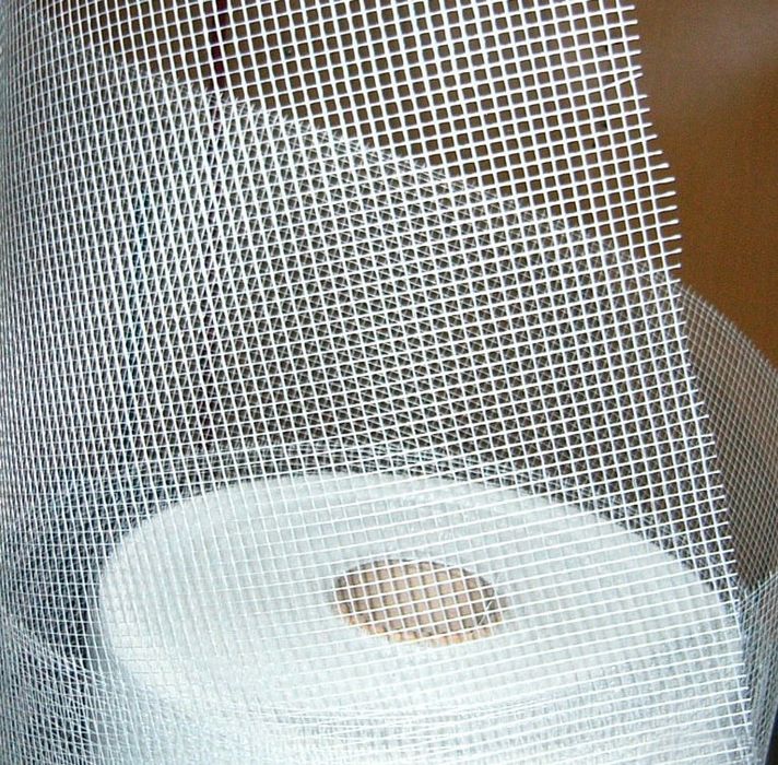 Ремонт квартир : шпаклёвка стен , поклейка обоев .