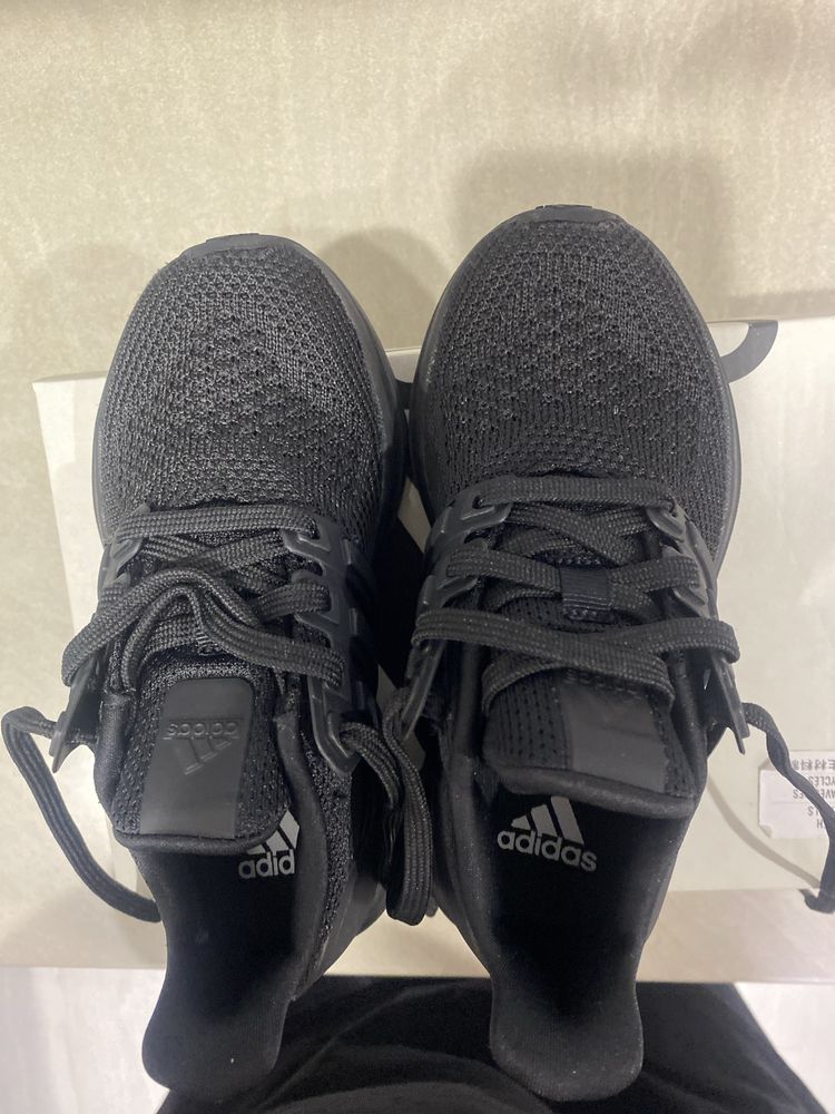 Продам дитячі кросівки Adidas