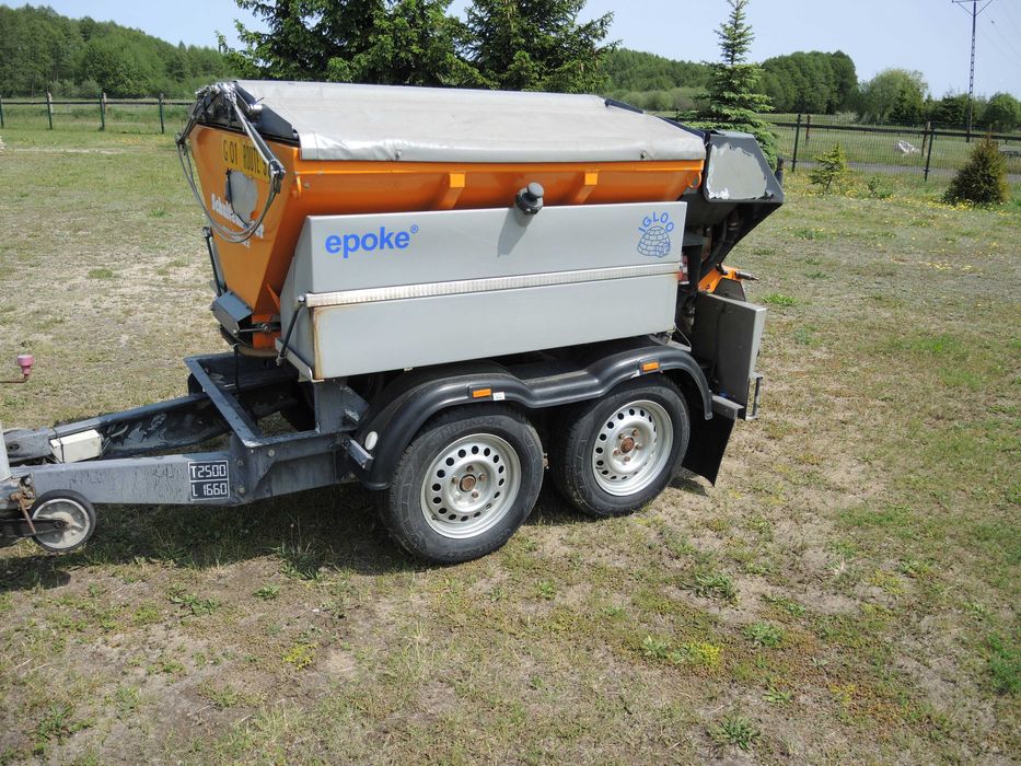 Piaskarka solarka posypywarka epoke igloo przyczepa
