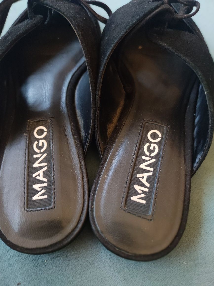 Klapki zamszowe MANGO