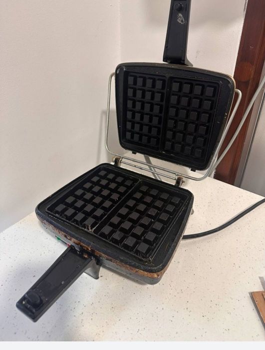 Gofrownica Dezal duża kratka