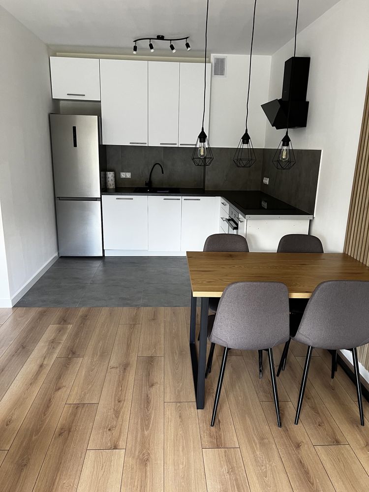 Apartament do wynajecia (miejsce p. w parkingu podziemnym + komórka)