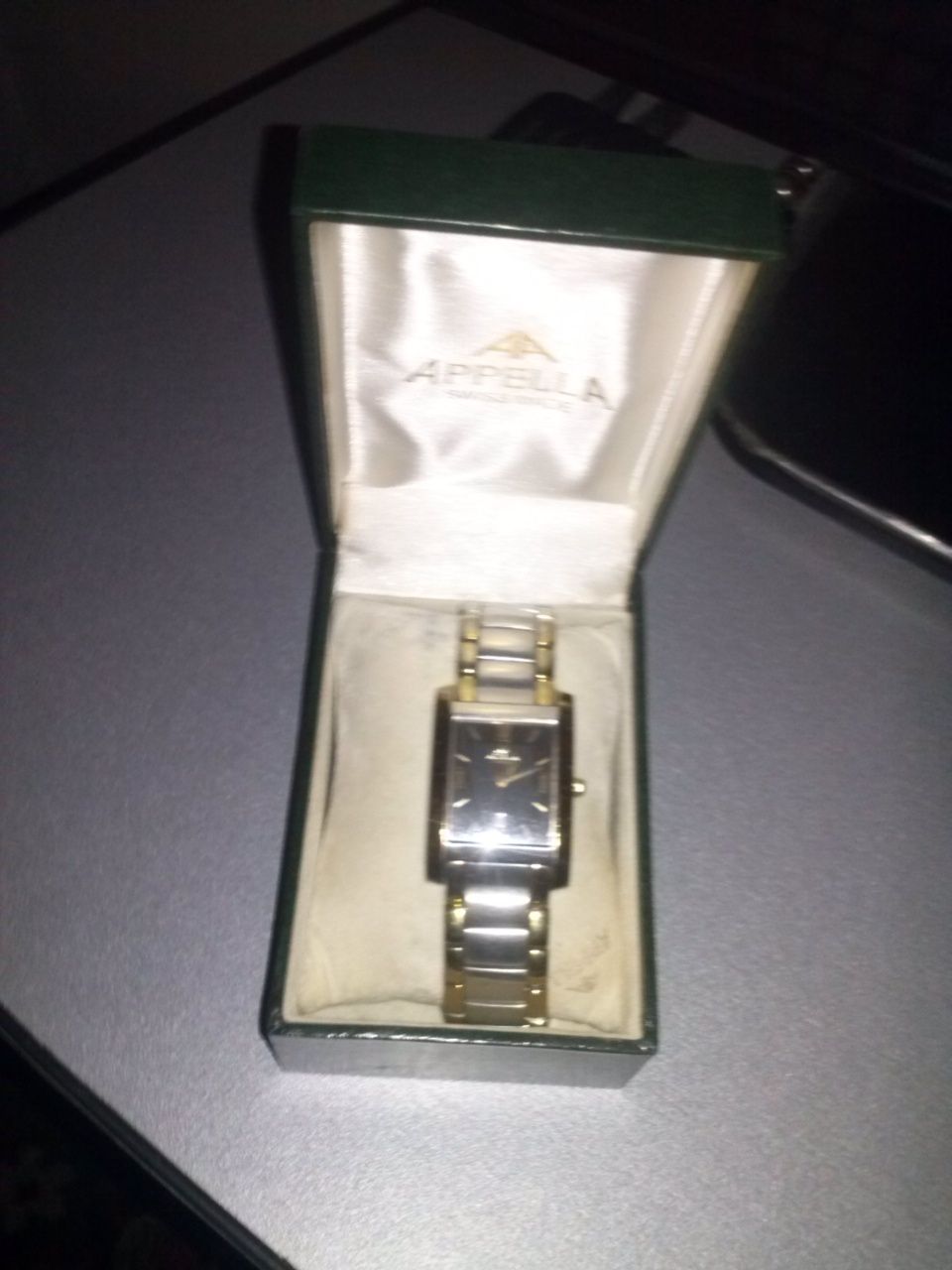 Продам Годиник АПЕЛА
