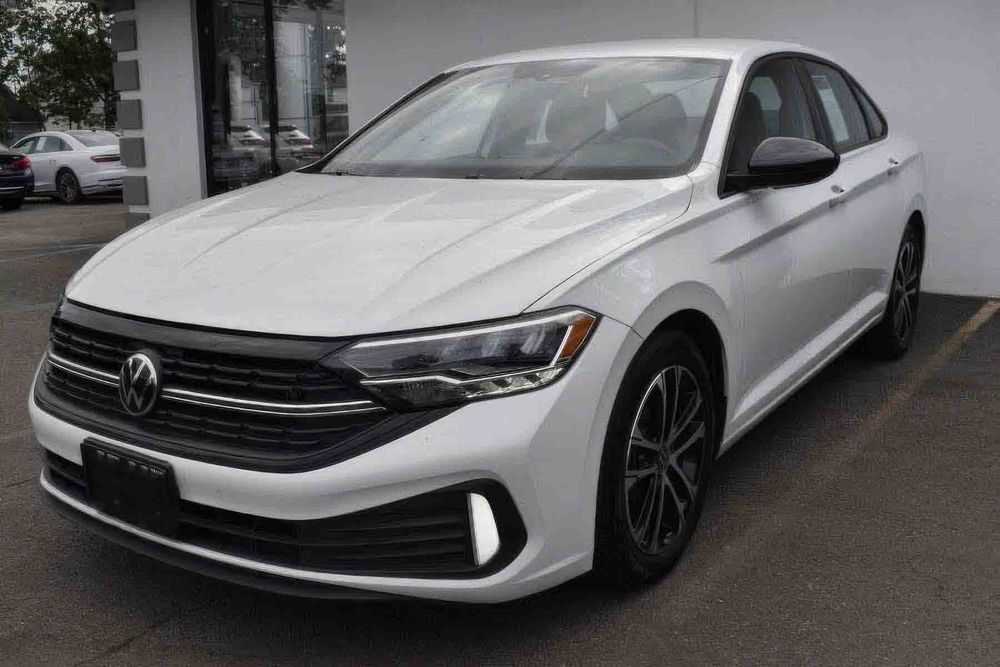 Volkswagen Jetta Sport      2023