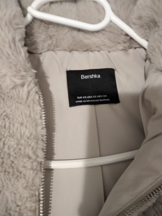 Futerko ciepłe  Bershka OKAJZA