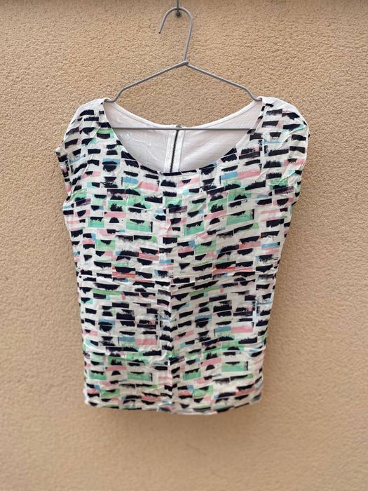 Жіноча футболка