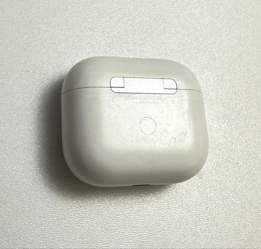 Apple airpods etui ładujące A2566 + silikon