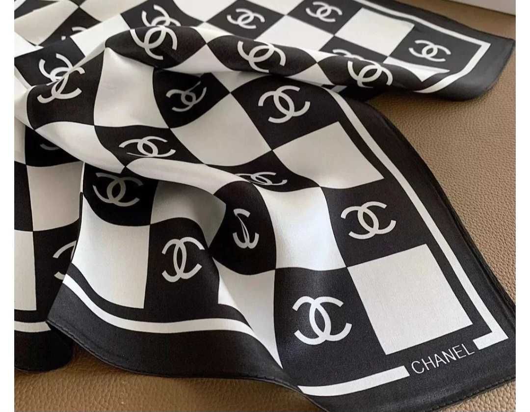 Lenço novo da chanel