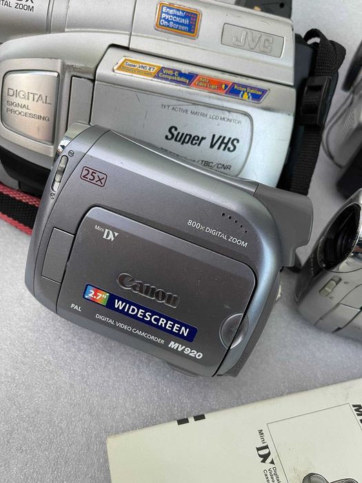 Видеокамеры  cannon и другие 1400 за все