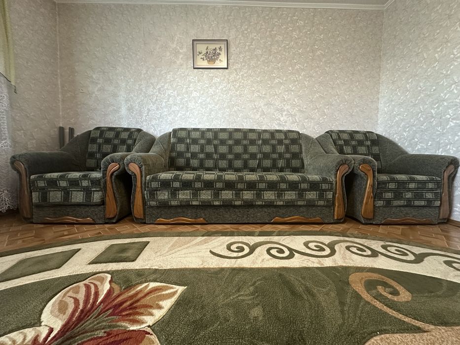 Продам диван та два крісла