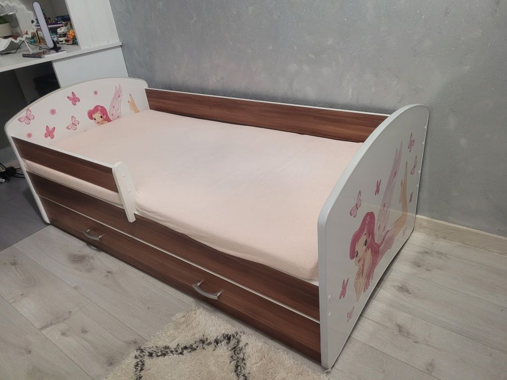 Łóżko dla dziewczynki z materacem i szufladą 160×80 cm.