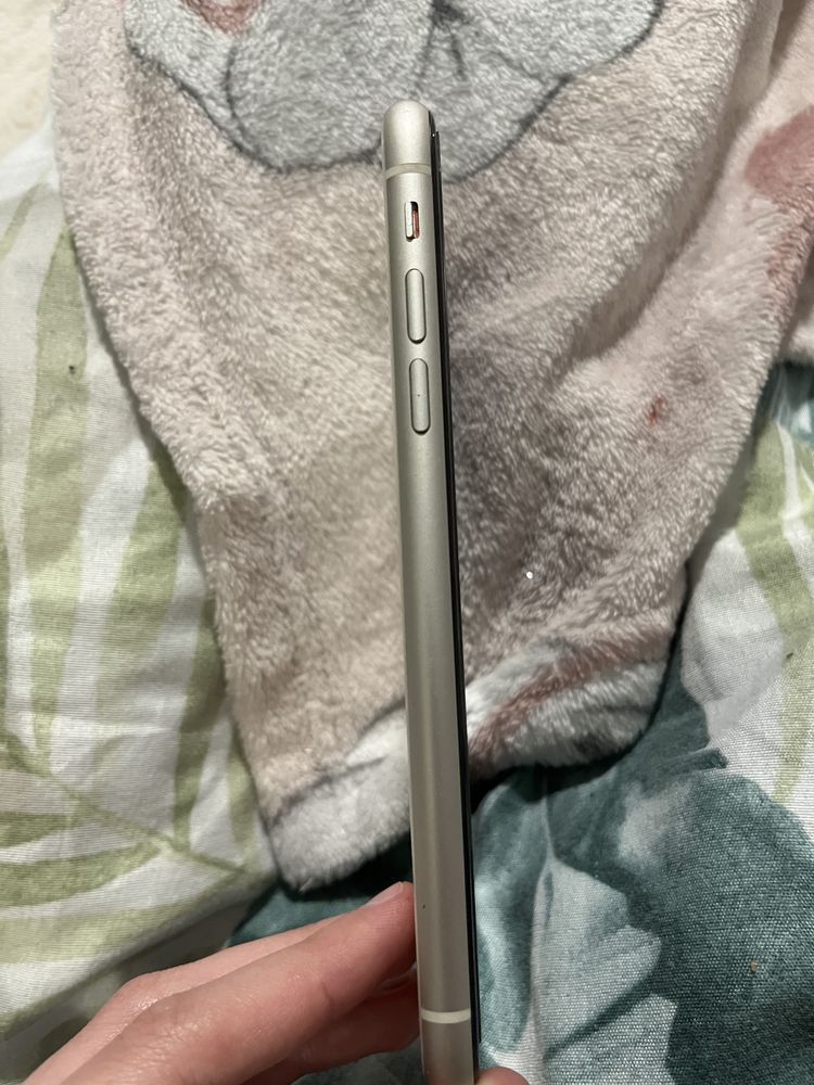 iPhone 11 w dobrym stanie