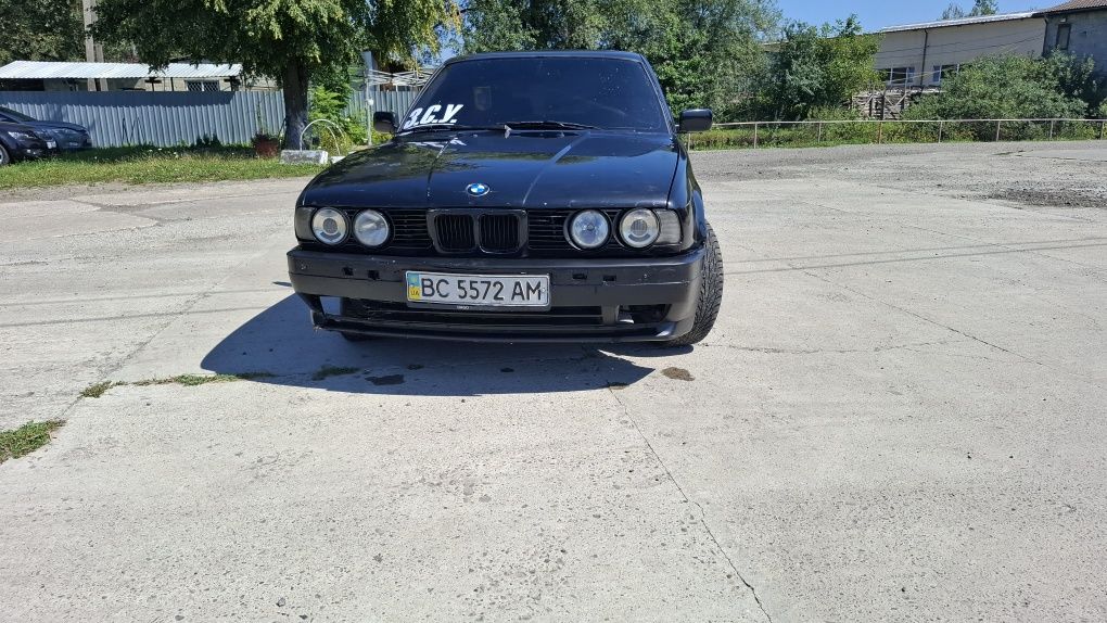 Продаю срочно 1800 + торг.
