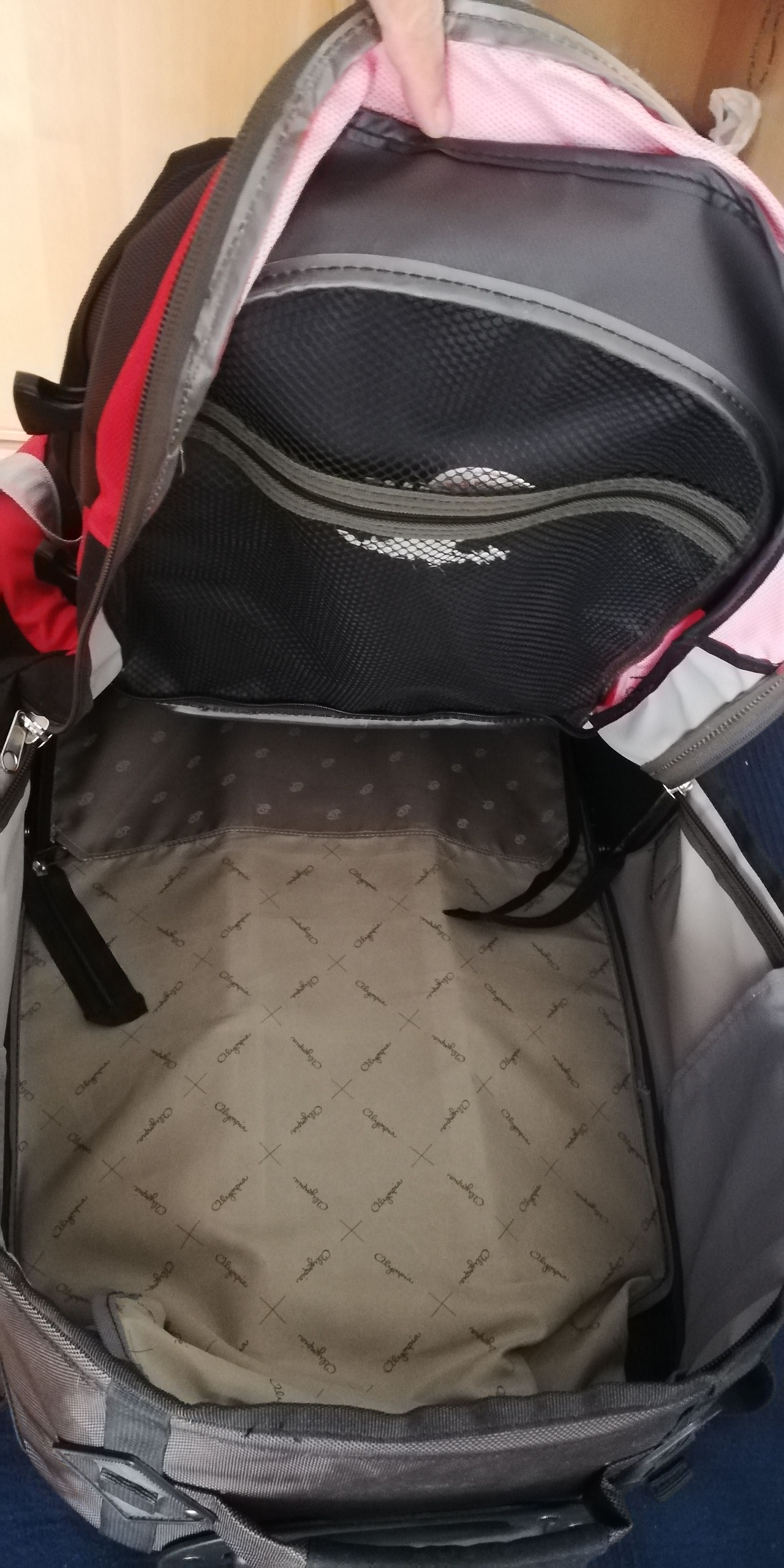 Mochila BackPack/Mala de viagem c/rodas e alças+daypack e bolsa cintur
