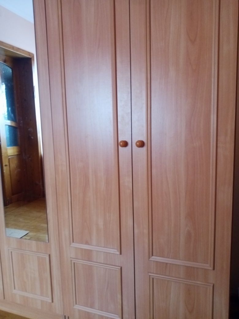 Комплект для спальні. Меблі