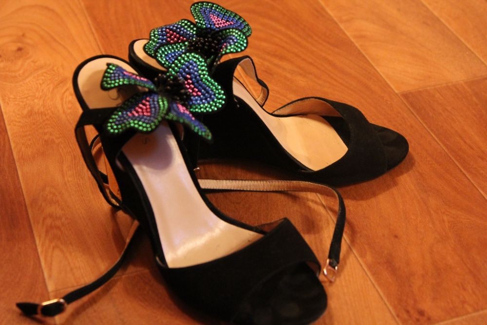 Босоножки, туфли на выпускной или на лето, на Новый год