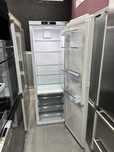 Холодильник під монтування фірми Miele  K 7743 E