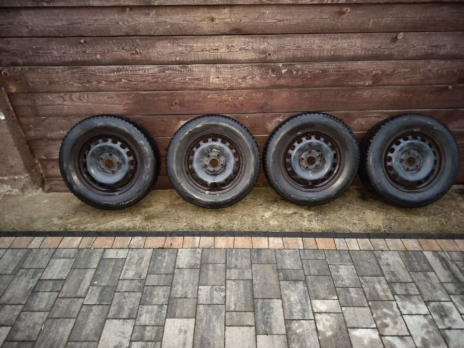 Zestaw zimowy 4 kół 15" - Nokian