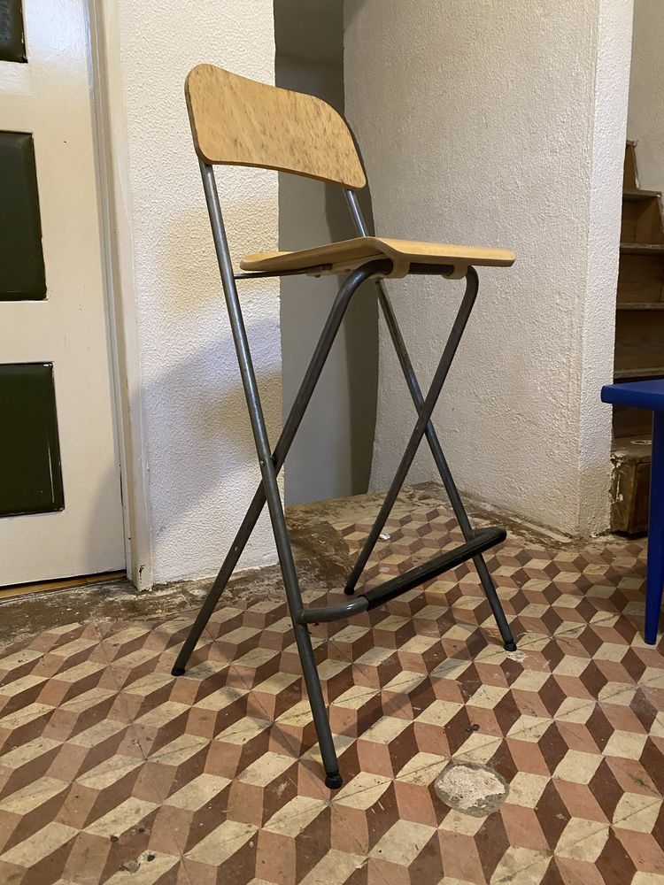 4 Cadeiras alta IKEA FRANKLIN + Mesa BILLSTA