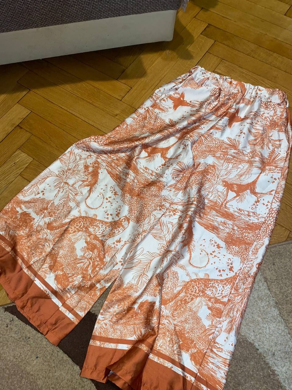 Piękne rzeczy w dobrej cenie!!!
Większość nigdy nie była noszona.

Każ