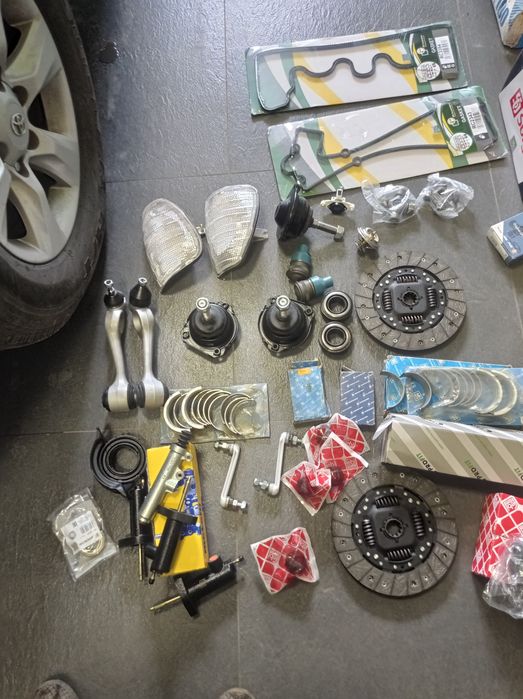 Запчаті мерседес 123 124 190 202 210