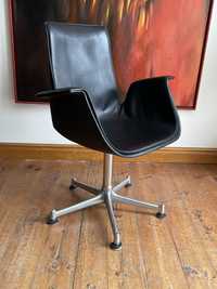 Tulip chair Fabricius, Kastholm, Kill International