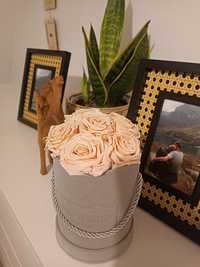 Flowers box z wiecznych róż