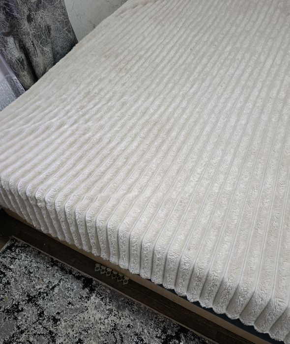 Плед, покривало на ліжко