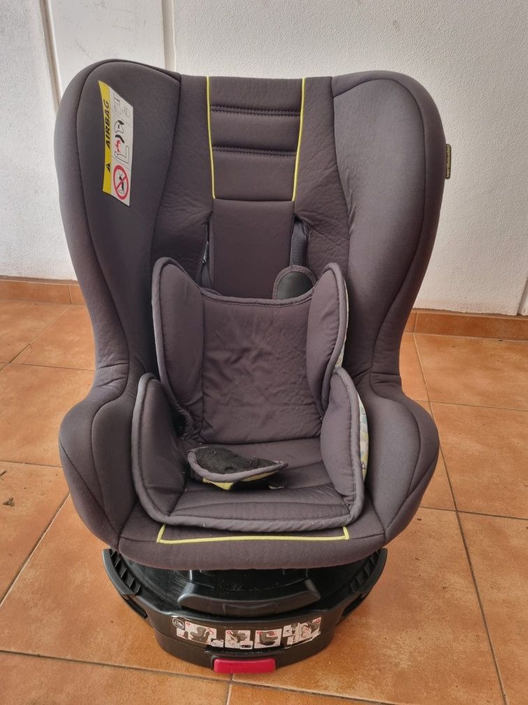Cadeira para criança no carro isofix