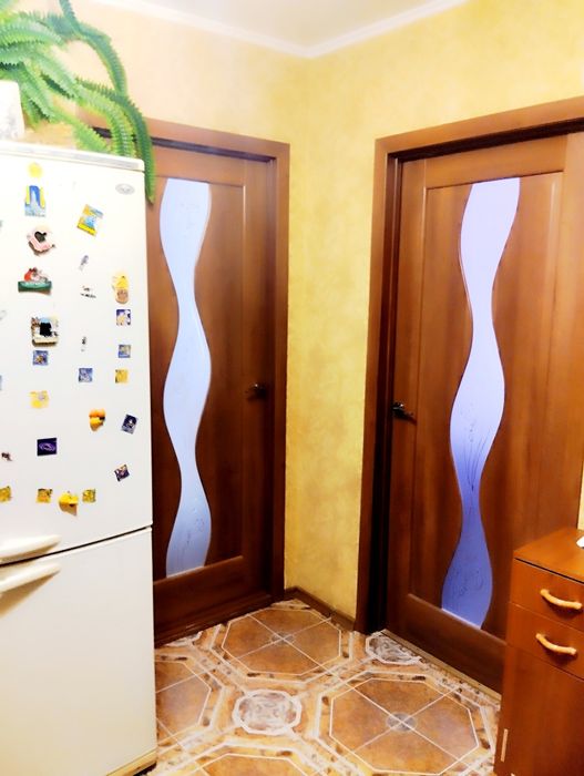 Сдам 1 комнату с хозяйкой.Таирова 1 эт.