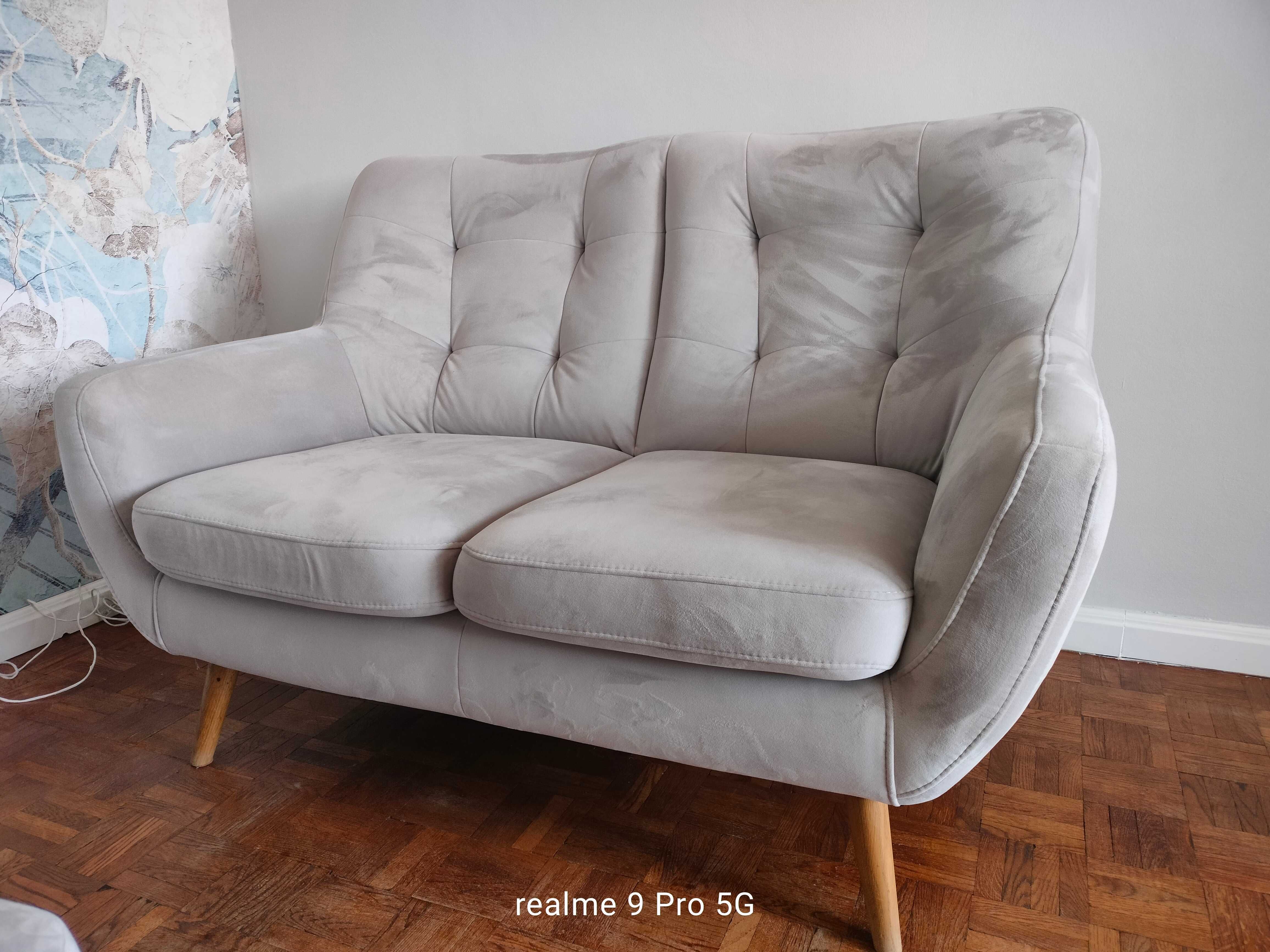 Kanapa, sofa plus dwie duże pufy