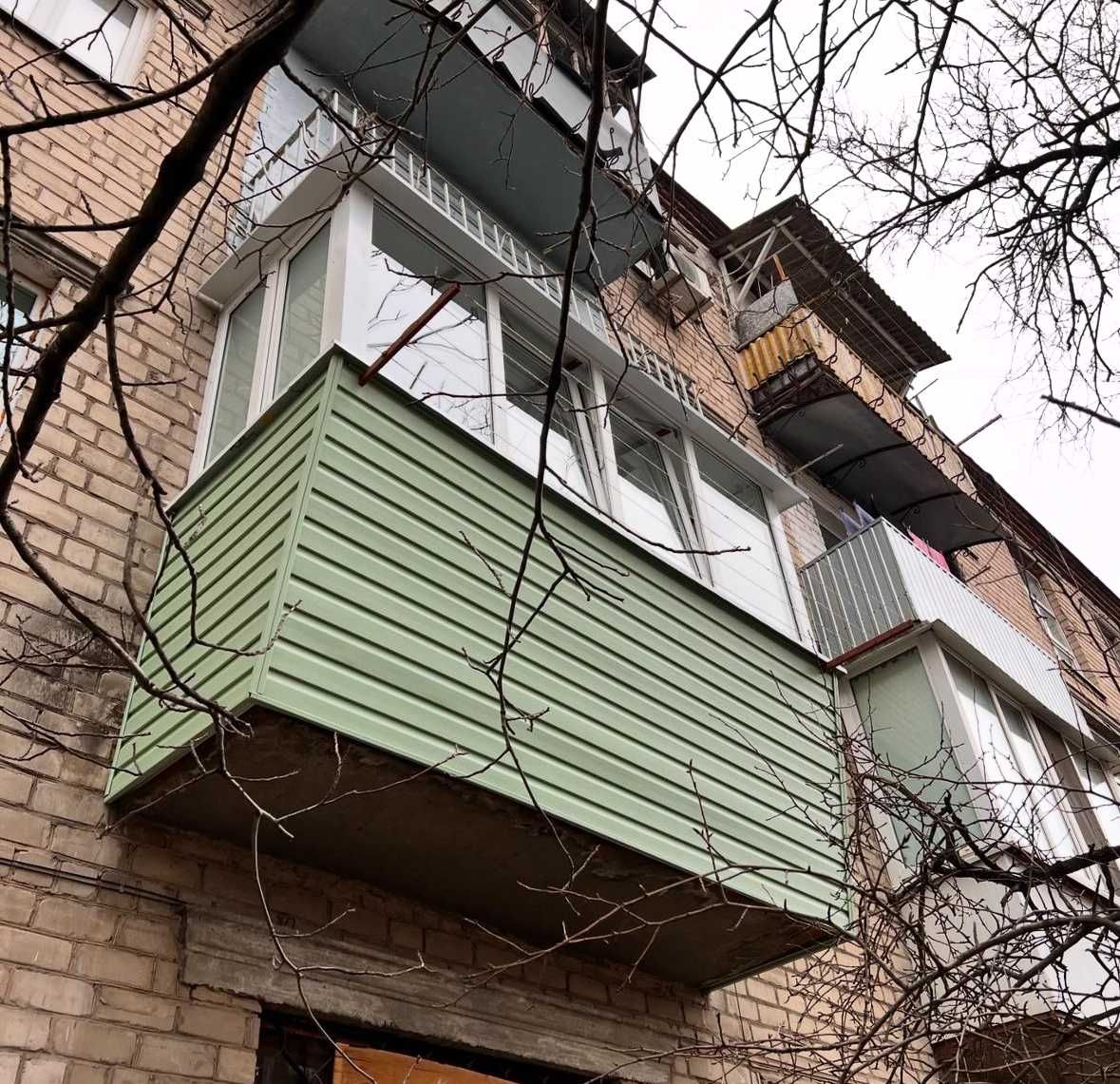 Утеплення балкона Київ Зовнішня і внутрішня обшивка Скління ПІД КЛЮЧ