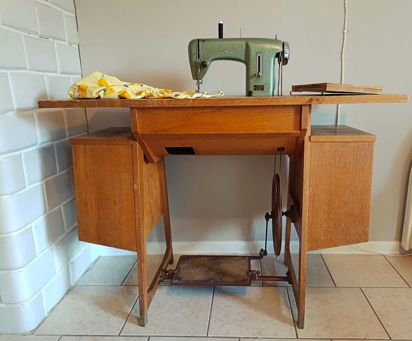 Maszyna do szycia Łucznik kl. 90 w pełni sprawna i zabytkowa