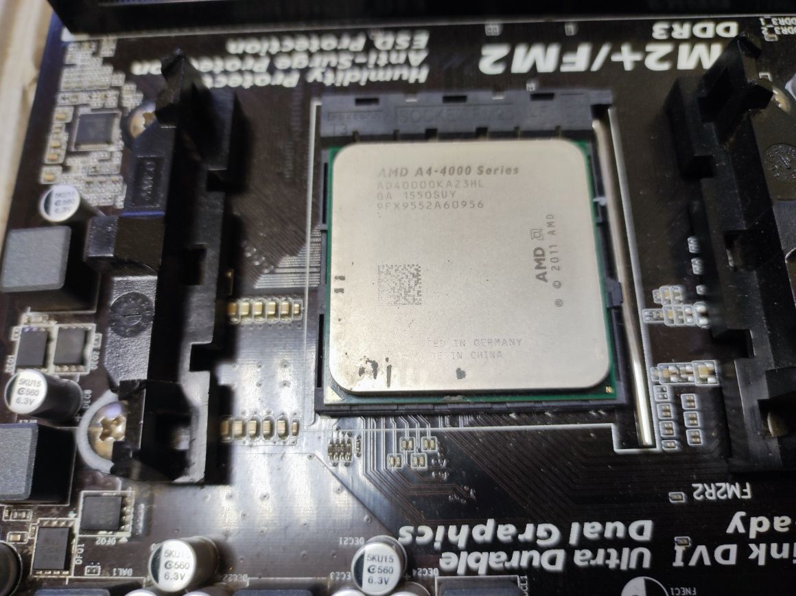 SALE! Материнська плата Gigabyte GA-F2A58M-DS2 + CPU A4-4000 FM2/FM2+
