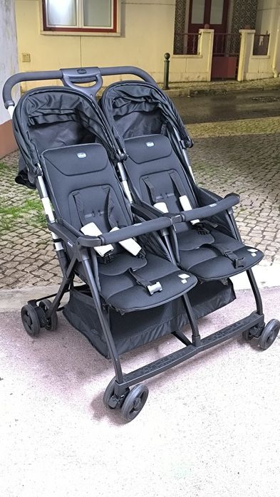 Carrinho de Bebé Gémeos CHICCO