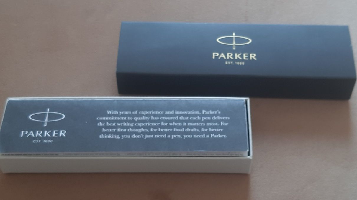 Długopis Parker Jotter stalowy złocony 23 karatowym złotem