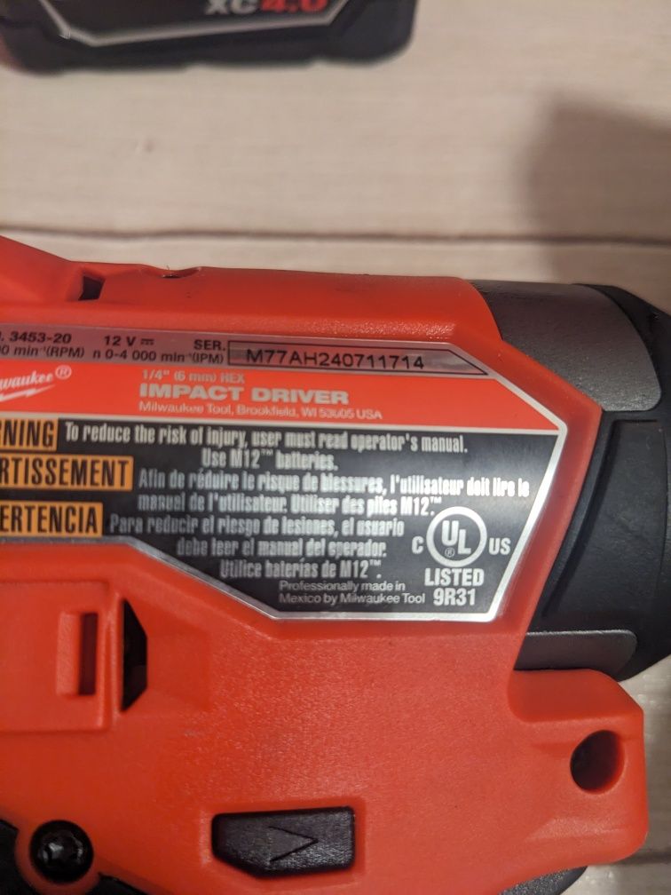 Набір безщіткових оригінальних шуруповертів Milwaukee 3497-22  M 12