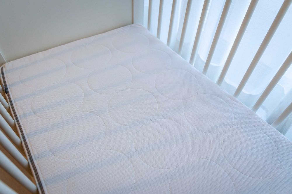 Berço IKEA HENSVIK + Colchão SKÖNAST | 120x60 cm | Leça do Balio