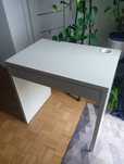 Małe biurko IKEA