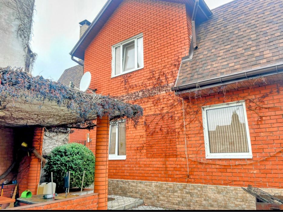 Продам ДОМ. на ж/м ПОБЕДА-3 , с ремонтом