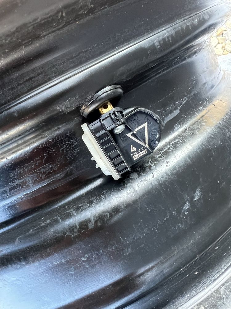 4xfelga stalowa 14” OPEL Karl (4x100 ET/IS38) z TPMS