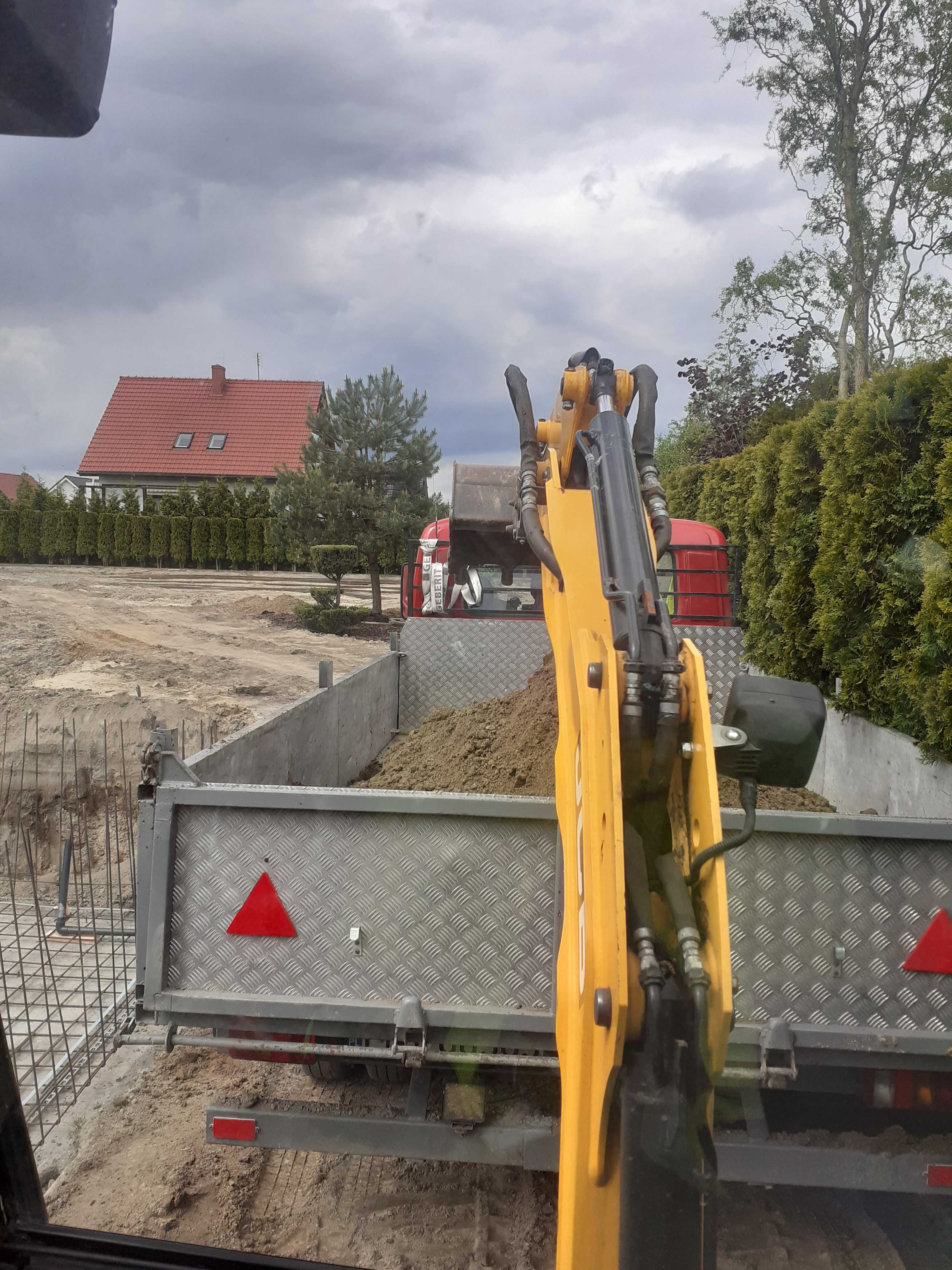 Mini-koparka. Prace ziemne. Koparka gąsienicowa. Usługi kompleksowe.