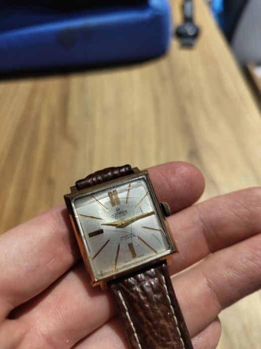 Zegarek cornavin tank swiss made