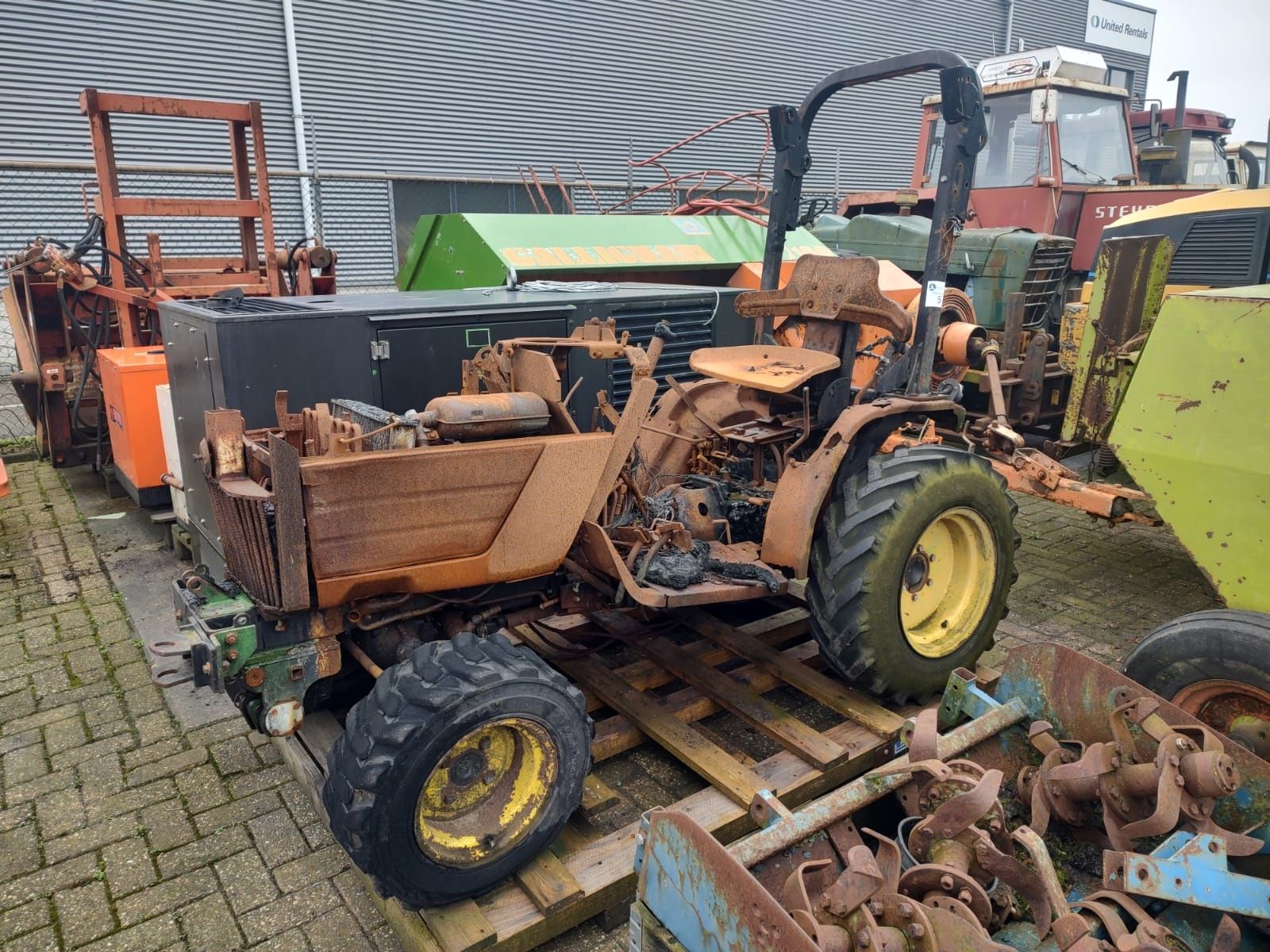 Minitraktor ogrodniczy John Deere 4110 tuz 4x4 rok 2002